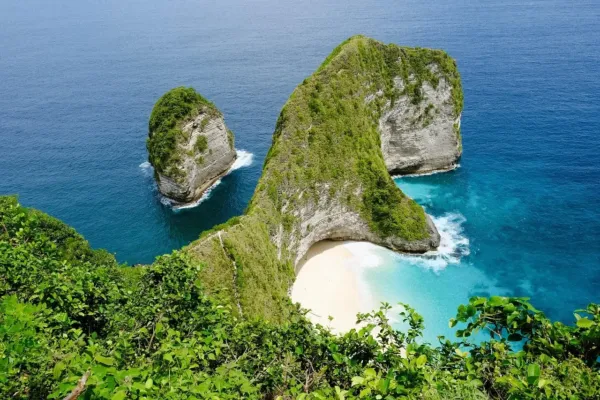 Top 10 letnjih destinacija za leto 2025 13 Bali leto 2025