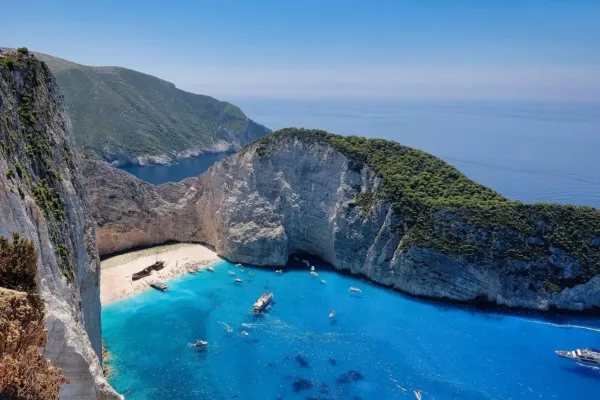 Top 10 letnjih destinacija za leto 2025 5 Grčka leto 2025