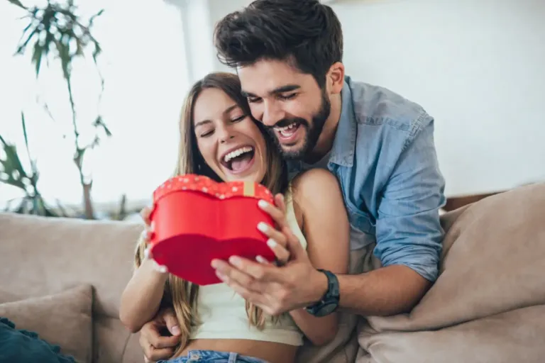 Pokloni za Dan zaljubljenih za partnere koji vole putovanja